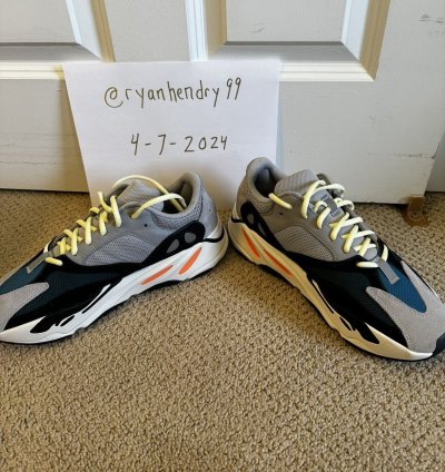 Yeezy Adidas Boost 700 Wave Runner 2017