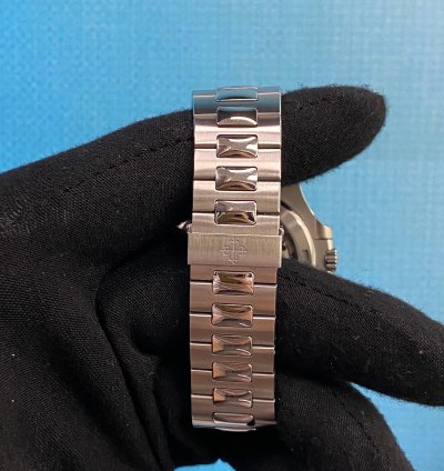 Patek Philippe Nautilus 5711 1a-011 White Stainless Steel Nautilus
