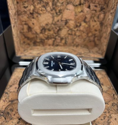 Patek Philippe Nautilus 5711 1p 40th Anniversary Platinum Baguette Blue Dial