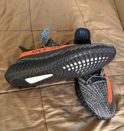 Yeezy Boost 350 V2