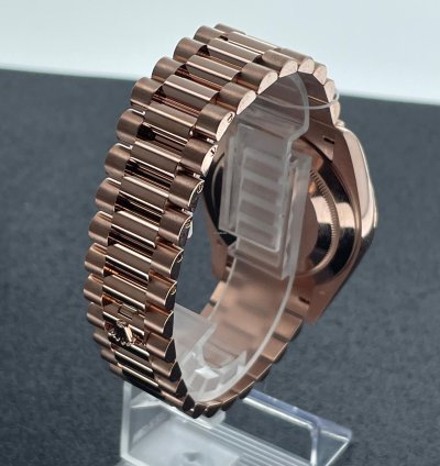 Rolex Day-date 40 40mm Brown Diagonal Motif Dial