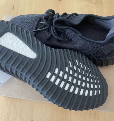 Yeezy Boost 350 V2 Black Onyx
