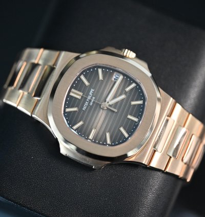 Patek Philippe Nautilus 5711 1r New Movement Brown Dial Rose Gold Bracelet Discontinued