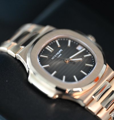 Patek Philippe Nautilus 5711 1r New Movement Brown Dial Rose Gold Bracelet Discontinued