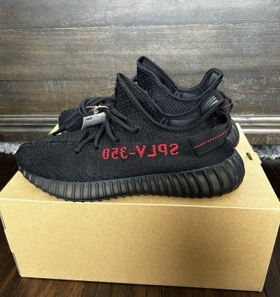 Yeezy Boost 350 V2 Bred