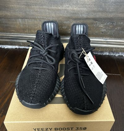 Yeezy Boost 350 V2 Bred