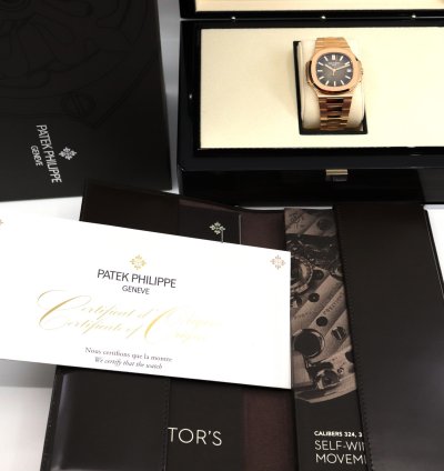 Patek Philippe Nautilus 5711 1r Rare Cal 26-330 Full Set 2019 Ros Gold