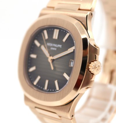 Patek Philippe Nautilus 5711 1r Rare Cal 26-330 Full Set 2019 Ros Gold