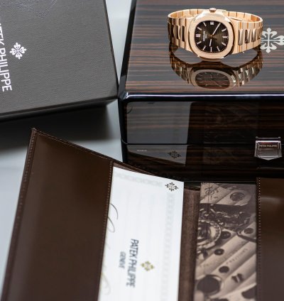 Patek Philippe Nautilus 5711 1r Rare Cal 26-330 Full Set 2019 Ros Gold