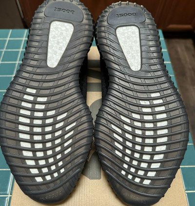 Yeezy Boost 350 V2 Bred Size 12