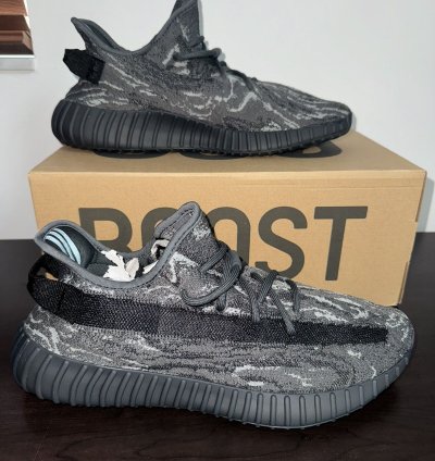 Yeezy Boost 350 V2 Dark Salt