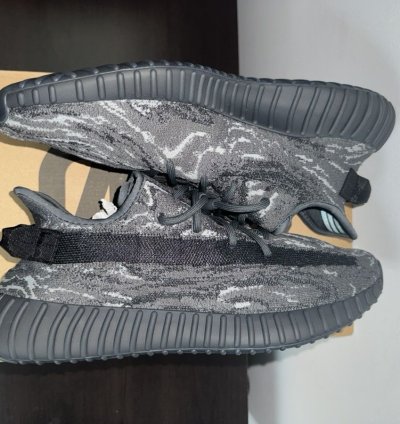 Yeezy Boost 350 V2 Dark Salt