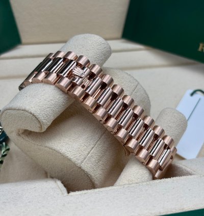 Rolex Day-date 40 40mm Chocolate Dial 228235 Complete Set