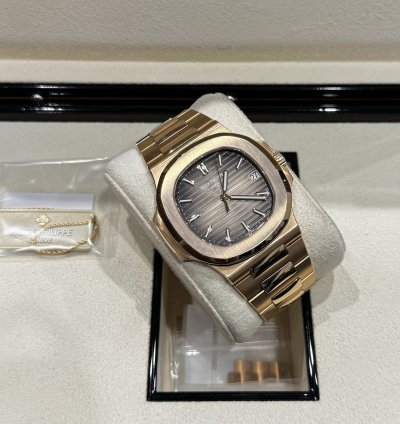 Patek Philippe Nautilus 5711 1r Rose Gold 330 Sc 2019