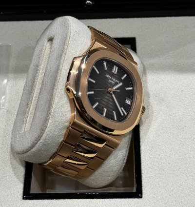 Patek Philippe Nautilus 5711 1r Rose Gold 330 Sc 2019