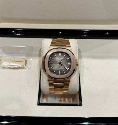 Patek Philippe Nautilus 5711 1r Rose Gold 330 Sc 2019