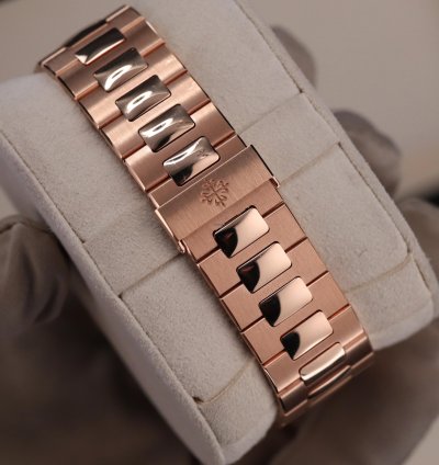 Patek Philippe Nautilus 5711 1r Rose Gold 40mm Brown Dial Bracelet Complete Set