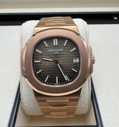 Patek Philippe Nautilus 5711 1r Rose Gold Chocolate Dial
