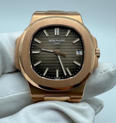 Patek Philippe Nautilus 5711 1r Rose Gold Chocolate Dial