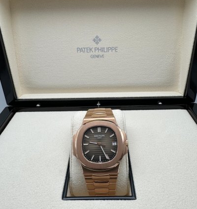 Patek Philippe Nautilus 5711 1r Rose Gold Chocolate Dial