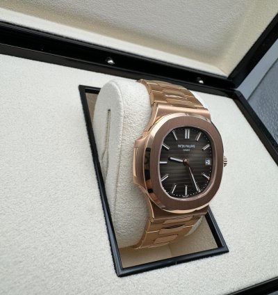 Patek Philippe Nautilus 5711 1r Rose Gold Chocolate Dial