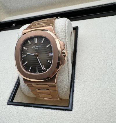 Patek Philippe Nautilus 5711 1r Rose Gold Chocolate Dial