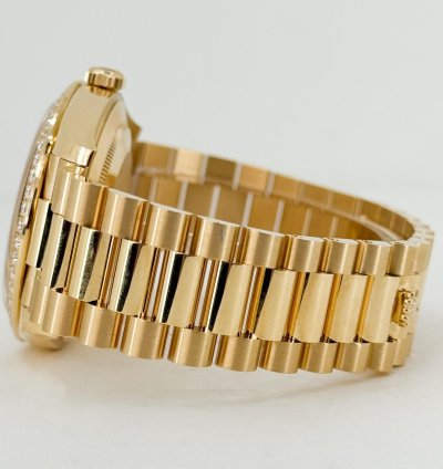 Rolex Day-date 40 40mm Diamond Bezel Champagne Baguette Diamond Dial