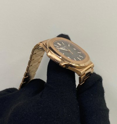 Patek Philippe Nautilus 5711 1r-001 Rose Gold Nautilus