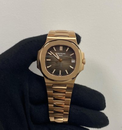 Patek Philippe Nautilus 5711 1r-001 Rose Gold Nautilus