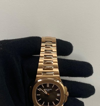 Patek Philippe Nautilus 5711 1r-001 Rose Gold Nautilus