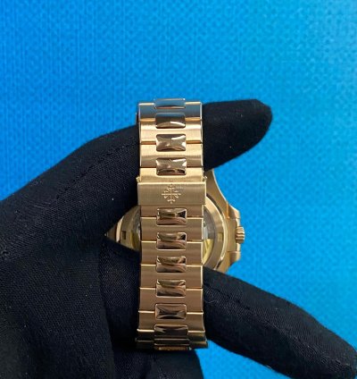 Patek Philippe Nautilus 5711 1r-001 Rose Gold Nautilus