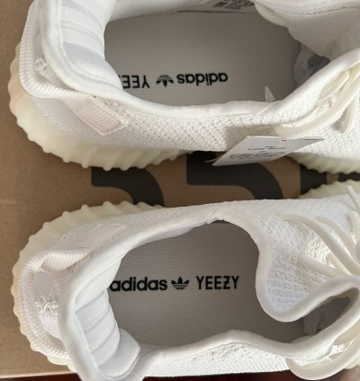 Yeezy Boost 350 V2 Triple White