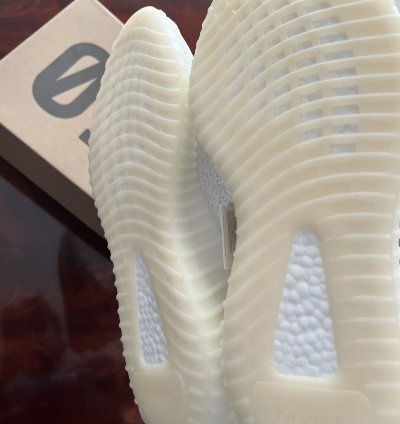Yeezy Boost 350 V2 Triple White