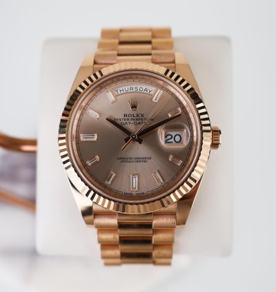 Rolex Day-date 40 40mm Everose Gold Fluted Bezel Sundust Baguette Diamond Dial Presidential 228235