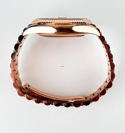 Rolex Day-date 40 40mm Everose Gold Fluted Bezel Sundust Baguette Diamond Dial Presidential 228235