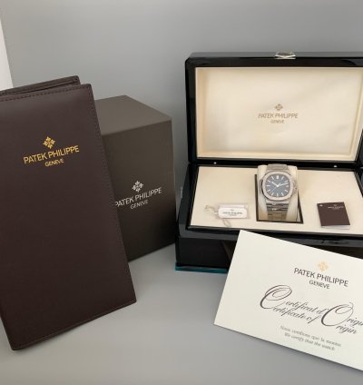 Patek Philippe Nautilus 5711 Black Blue Dial Full Set 2007