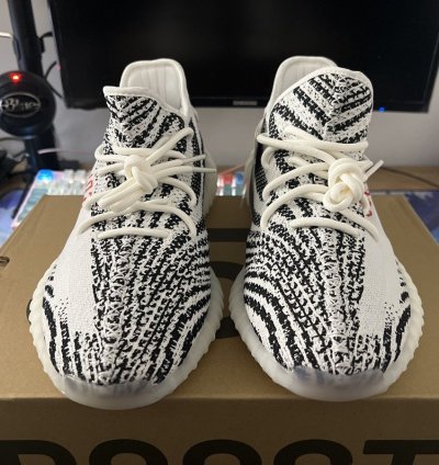 Yeezy Boost 350 V2 Zebra