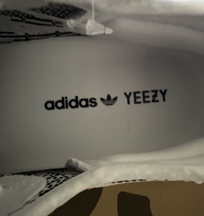 Yeezy Boost 350 V2 Zebra