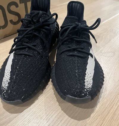 Yeezy Boost 350v2 Black White oreo