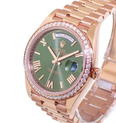 Rolex Day-date 40 40mm Everose Gold Olive Green Roman Dial Diamond Bezel 228345