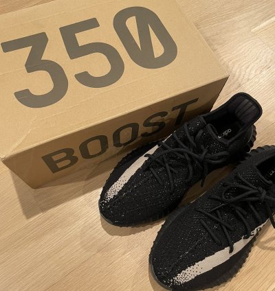 Yeezy Boost 350v2 Black White oreo