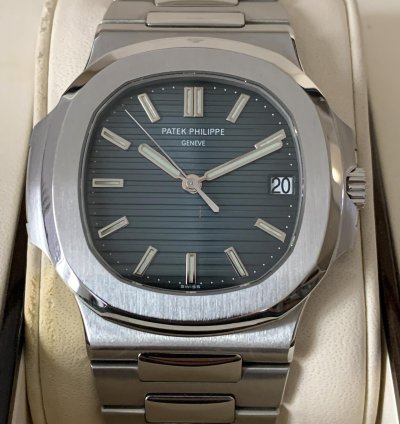 Patek Philippe Nautilus 5711 Last Series Of Transition Geneva Seal Punch Full Set Top Condition 2009