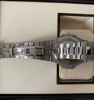 Patek Philippe Nautilus 5711 Last Series Of Transition Geneva Seal Punch Full Set Top Condition 2009