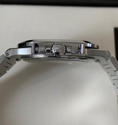 Patek Philippe Nautilus 5711 Last Series Of Transition Geneva Seal Punch Full Set Top Condition 2009