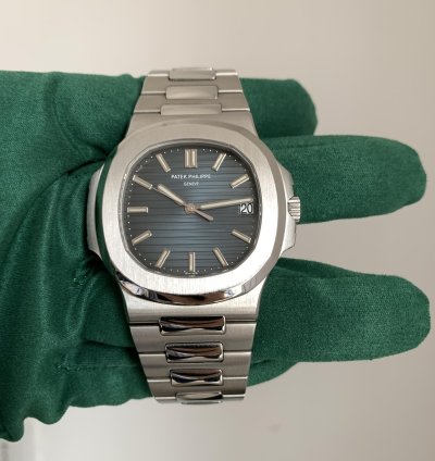 Patek Philippe Nautilus 5711 Last Series Of Transition Geneva Seal Punch Full Set Top Condition 2009