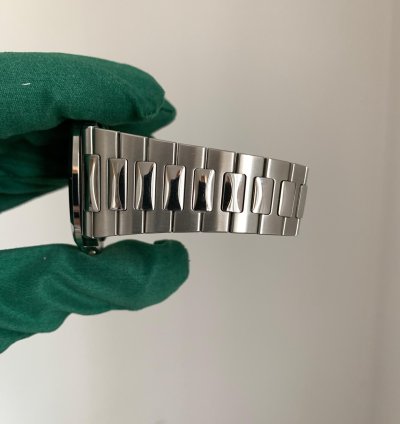Patek Philippe Nautilus 5711 Last Series Of Transition Geneva Seal Punch Full Set Top Condition 2009