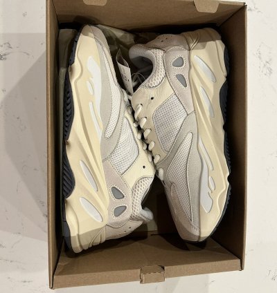 Yeezy Boost 700 Analog