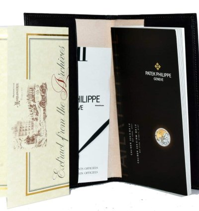 Patek Philippe Nautilus 5711 Nautilus 18k Yellow Gold Watch Box Archival Document 5711j