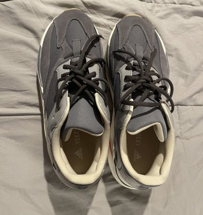 Yeezy Boost 700 Magnet 2019