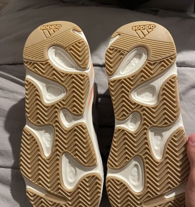 Yeezy Boost 700 Magnet 2019